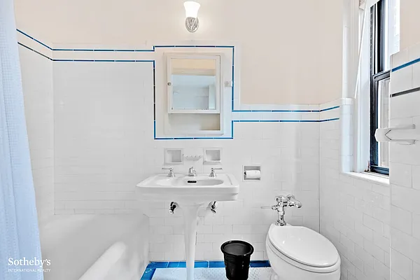 Rented by Sotheby's International Realty | media 13