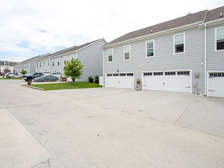 1842 Young Rd SE — Photo 8