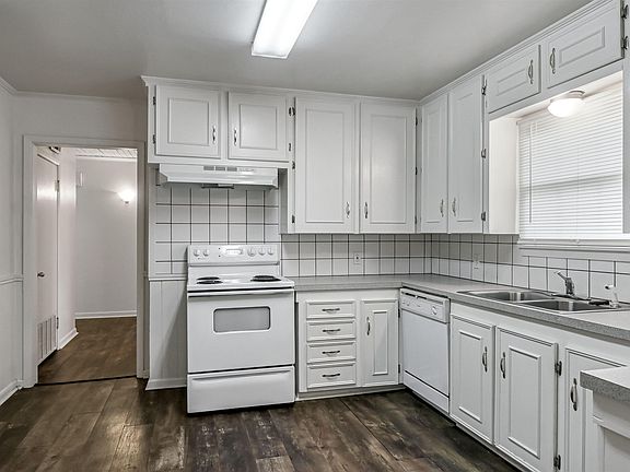 4th image of 1209 E 8th St