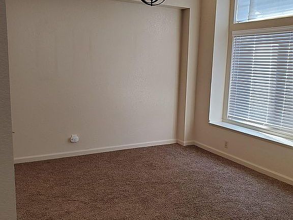 3rd image of 1113 Charter Ln