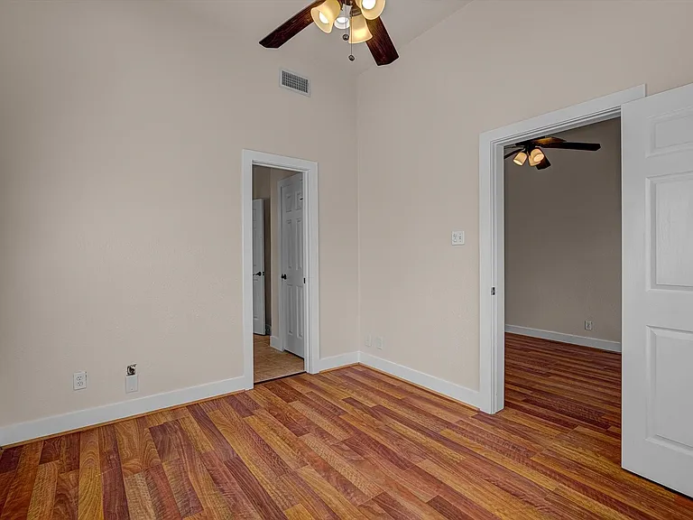 1017 11th St #1 — Photo 17