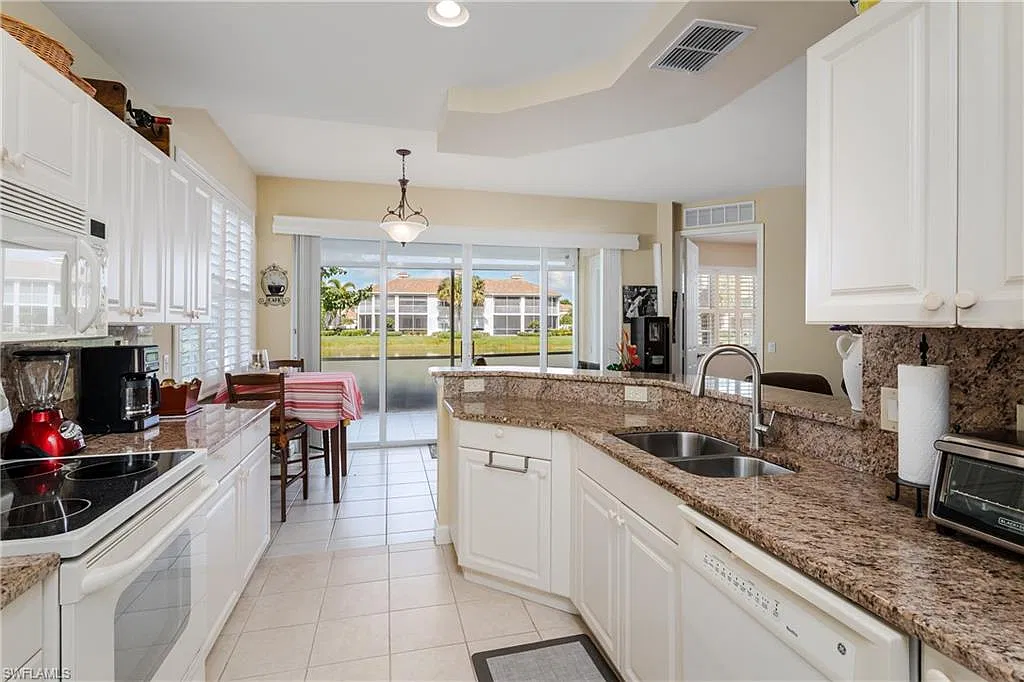 3 bed, 2.0 bath, 1573 sqft, $4,200 — Photo 2