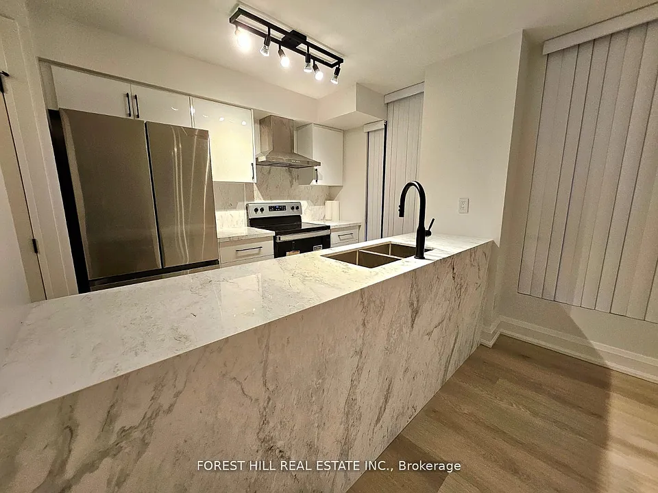24 Wellesley St W #2105