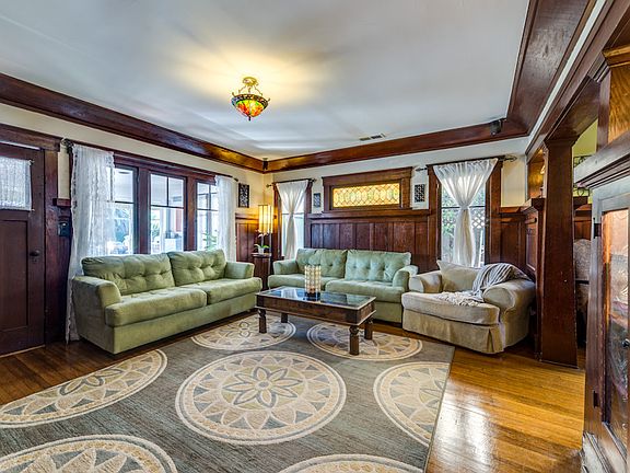3rd image of 2432 Penmar Ave
