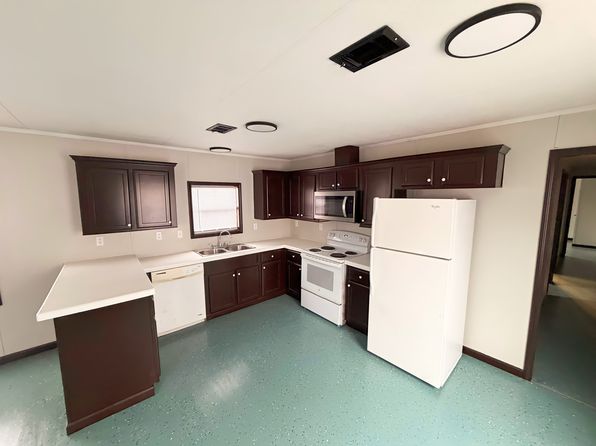 28 Deerwood Park