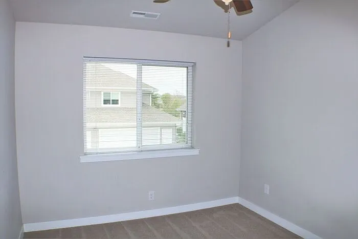 453 Taft Ave — Photo 20