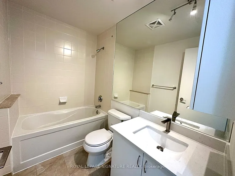 215 Fort York Blvd #3709 — Photo 10