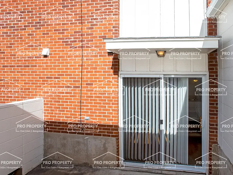 1607 Empire Ave #3 — Photo 24