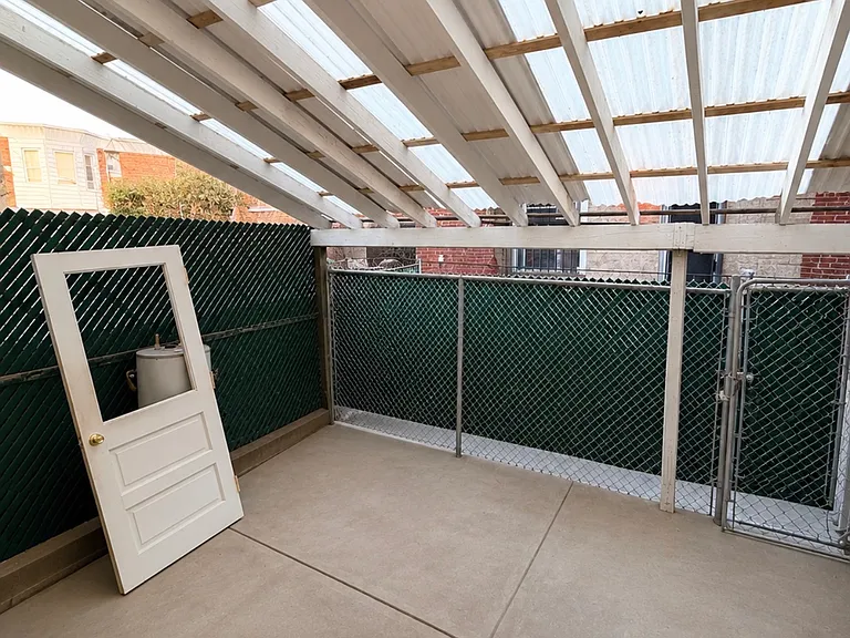 5502 Spring St — Photo 4
