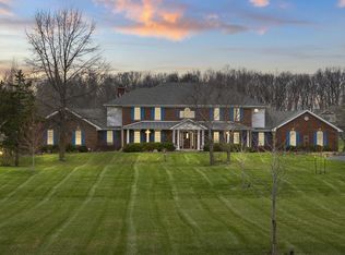 15711 Viberg Rd, Leo, IN 46765