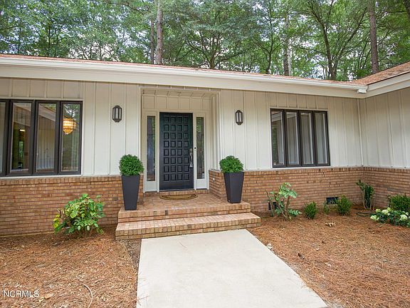 2nd image of 95 Merion Cir