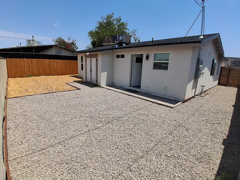 1722 S 4th St — Photo 9