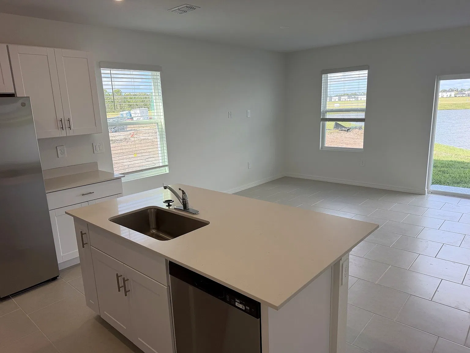 3 bed, 2.5 bath, 1392 sqft, $2,250 — Photo 4