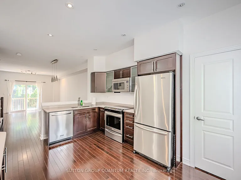 4304 Ingram Cmn — Photo 3