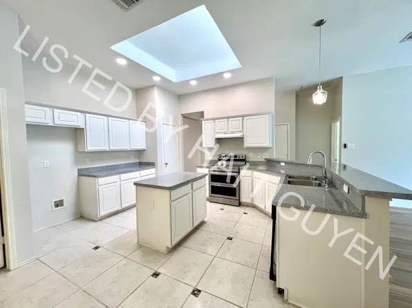 1602 Crestmeadow Ln, Mansfield, TX 76063