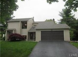 5141 Meadowview Dr, Macungie, PA 18062