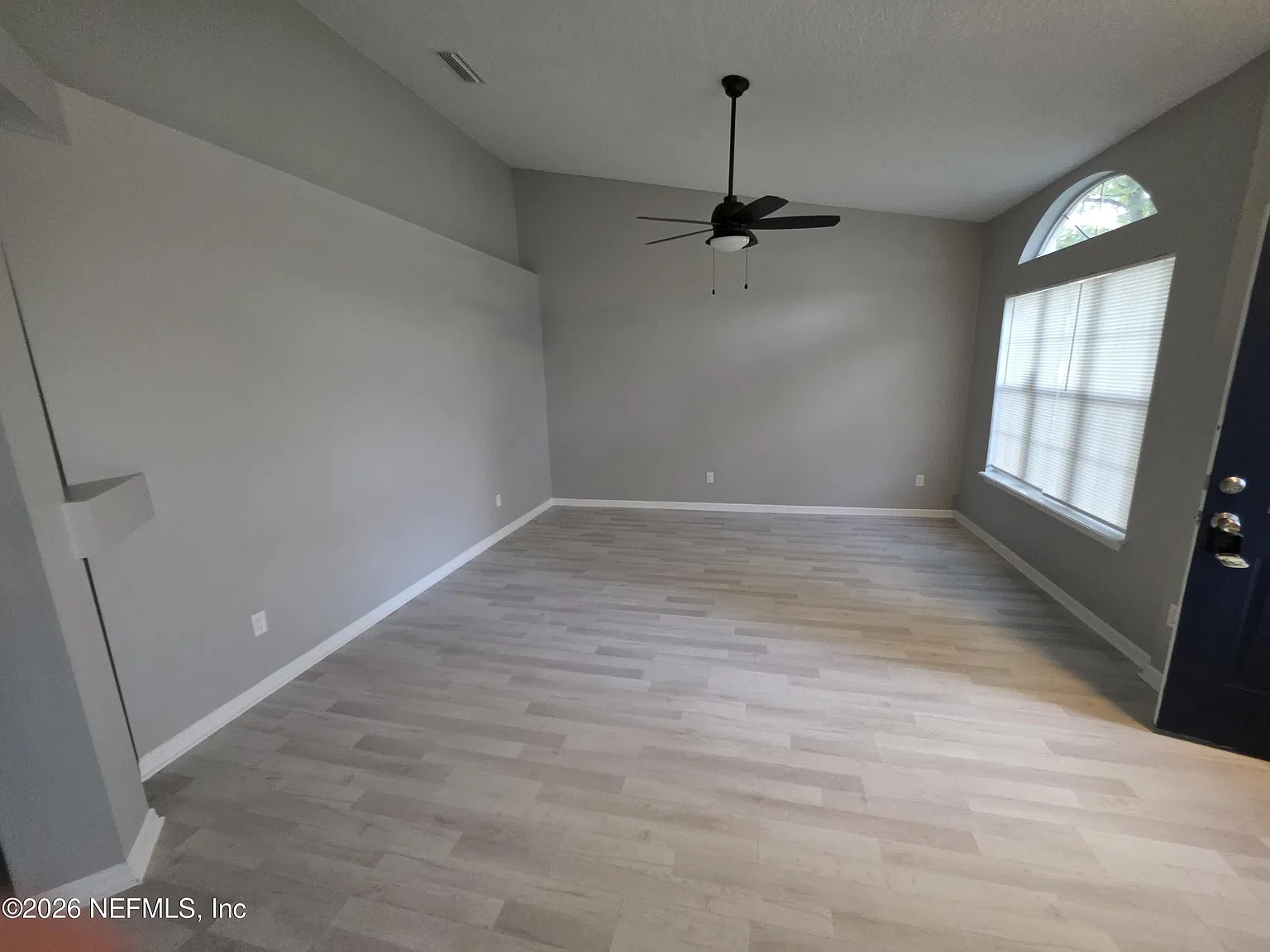 3 bed, 2.0 bath, 1880 sqft, $1,875 — Photo 4