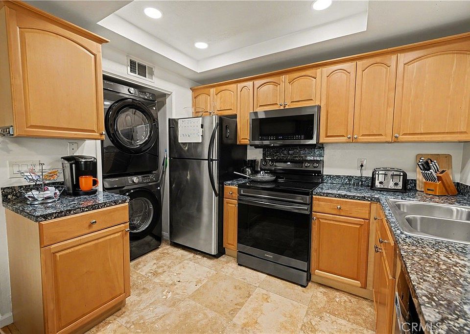1st image of 521 N Mollison Ave