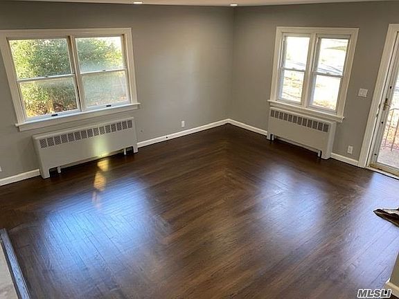 4th image of 62 Admiral St