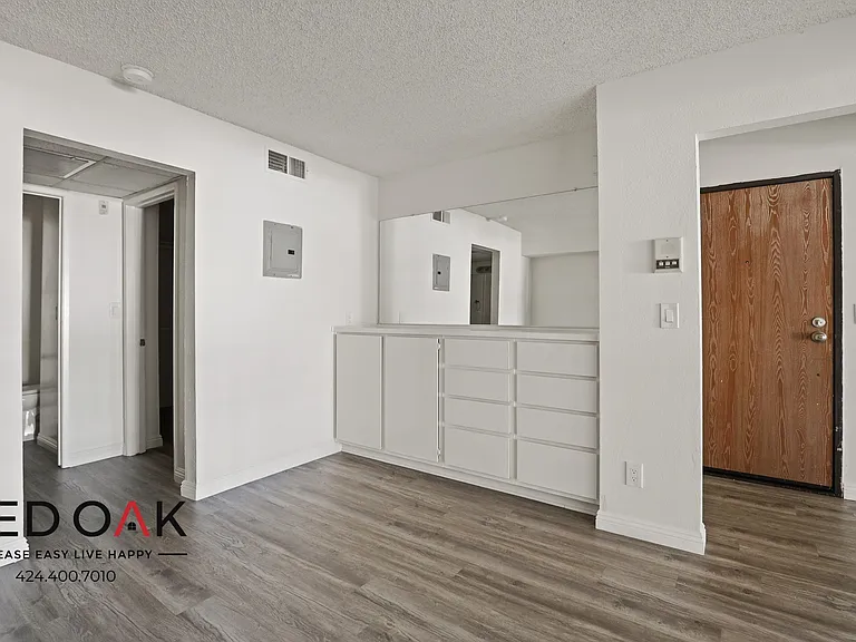 8309 Cedros Ave #105 — Photo 8