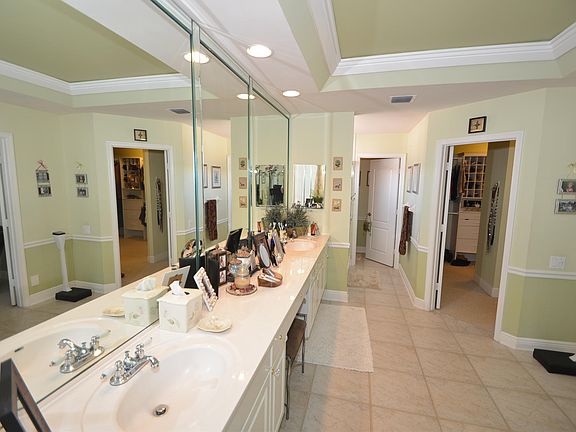 5th image of 137 Satinwood Lane