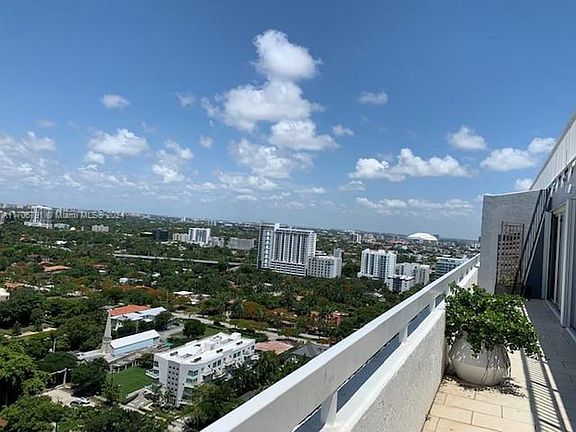 4th image of 1627 Brickell Ave #Penthouse 2904