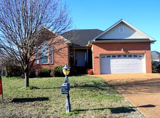 1170 Flat Stone Dr, Gallatin, TN 37066