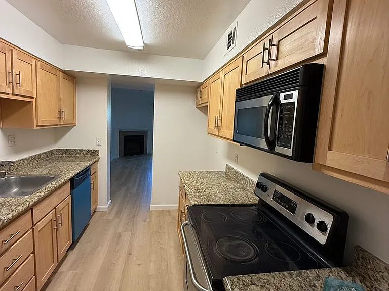 451 Tabor Ave — Photo 14