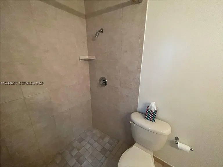 9301 SW 54th St — Photo 24