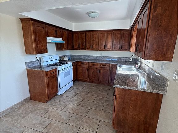 4th image of 1128 W 104th St