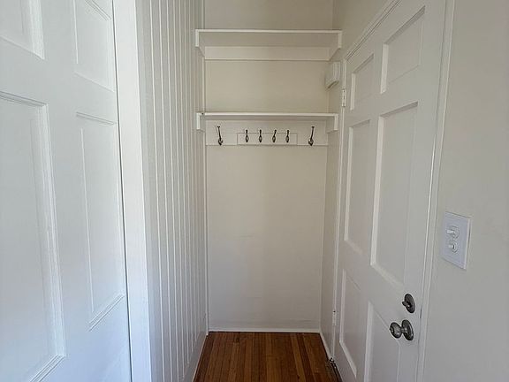 4th image of 221 W Mill St Unit A