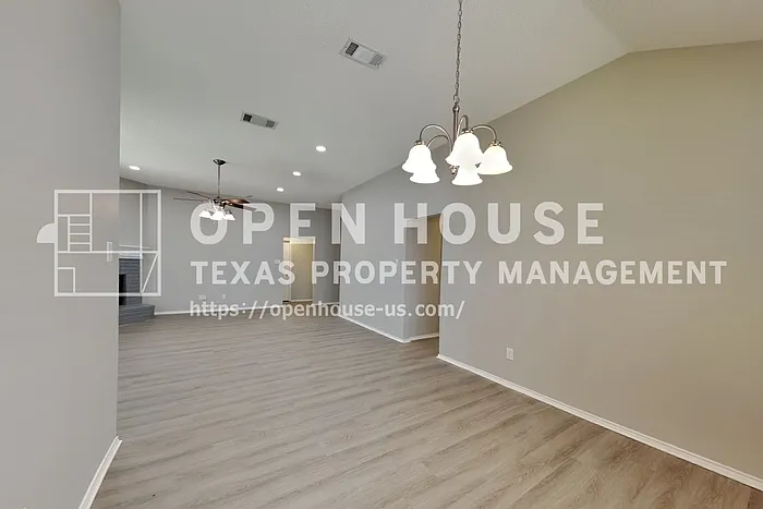 1824 Cancun Dr — Photo 7