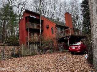 2258 Southport Dr, Bushkill, PA 18324