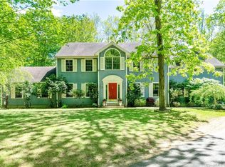 16 Briar Brae Rd, Stamford, CT 06903