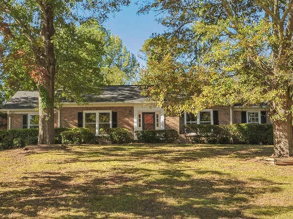 800 Thackston Dr, Spartanburg, SC 29307