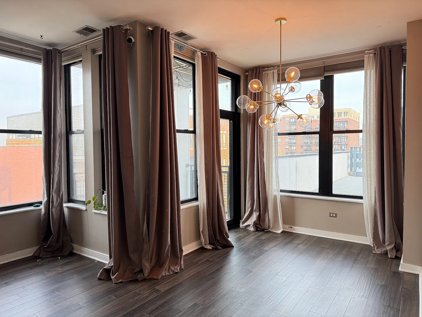 3 bed, 1697 sqft, $3,950 — Photo 4