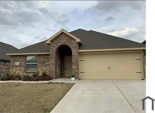 4 bed, 1750 sqft, $2,229 — Photo 2