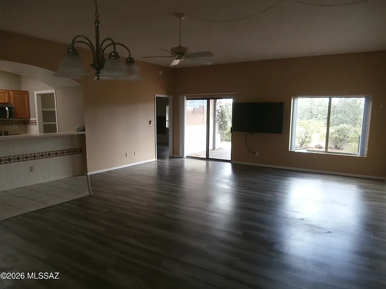 870 W Calle De Emilia — Photo 14