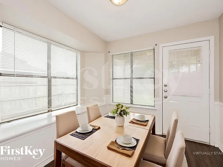 1220 Mockingbird Ln — Photo 6