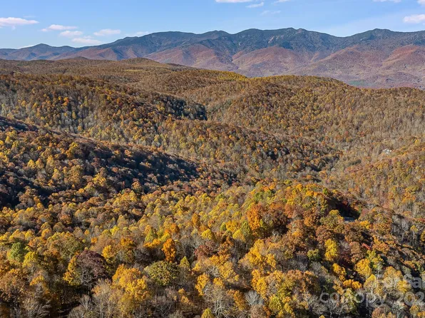 103 Alderfly Ct, Spruce Pine, NC 28777