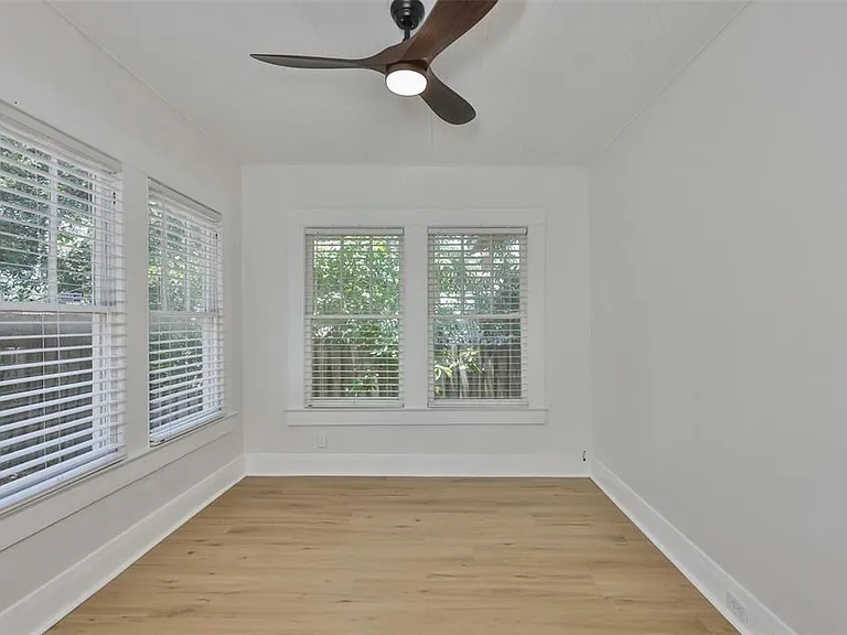 902 W Columbus Dr — Photo 20