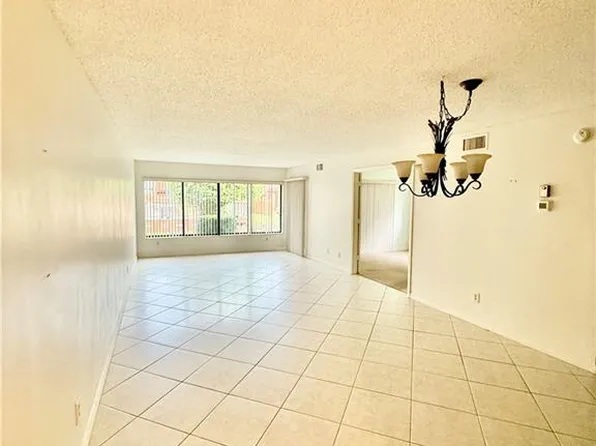 114 Cypress WAY E #D3, NAPLES, FL 34110