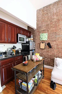 Rented by City Connections Realty | media 14