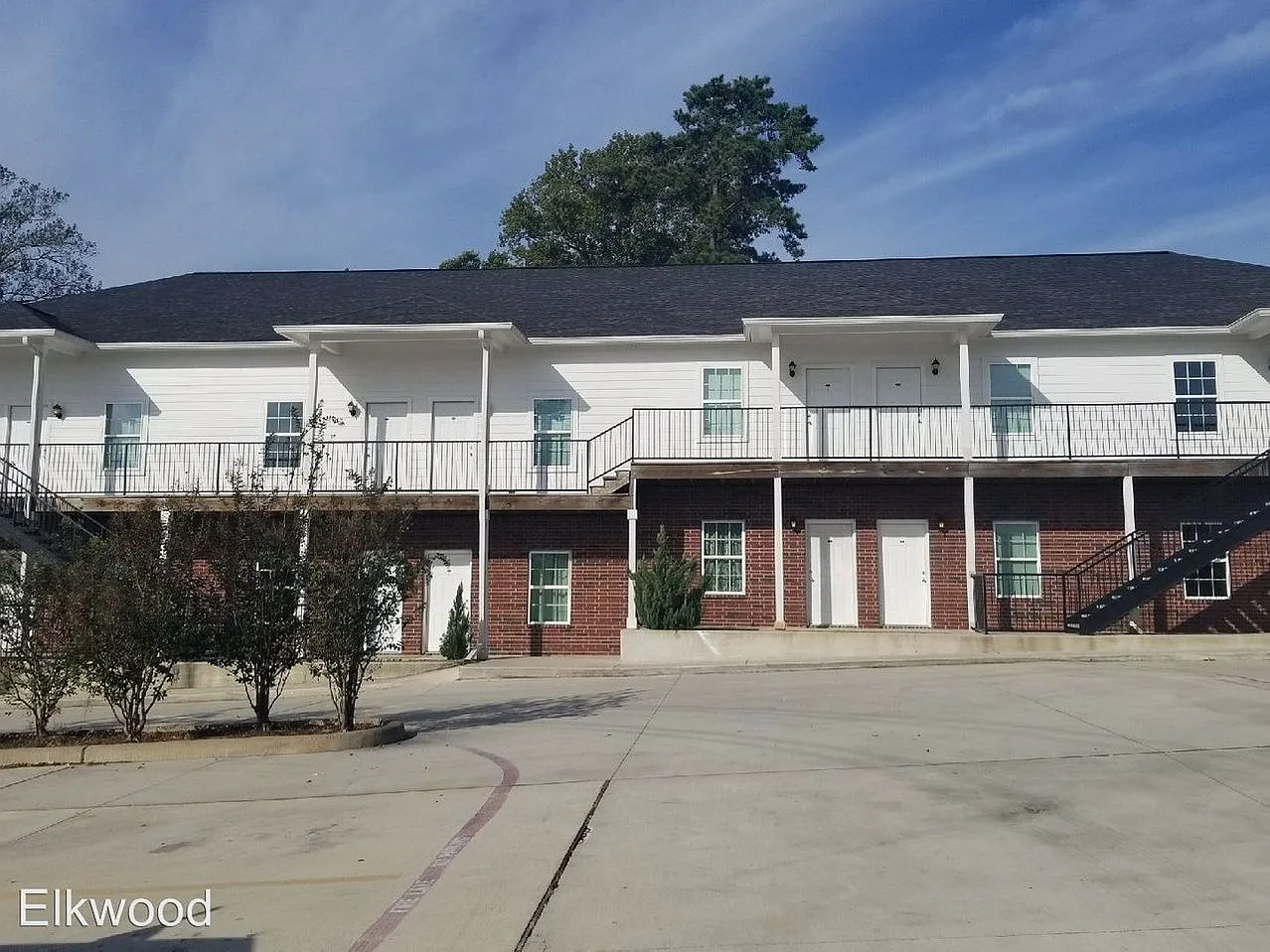 Elkwood Apartments - 12 — Photo 2