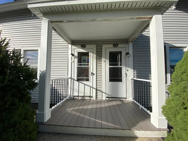 260 Main St — Photo 3