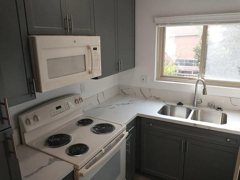 3735 7th Ave #6 — Photo 5