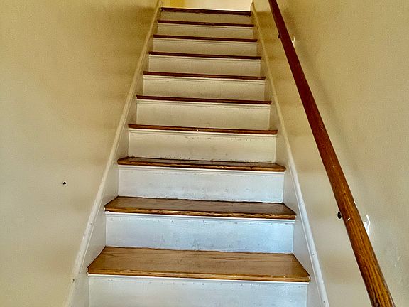 3rd image of 28 E Sheffield Ave APT A15