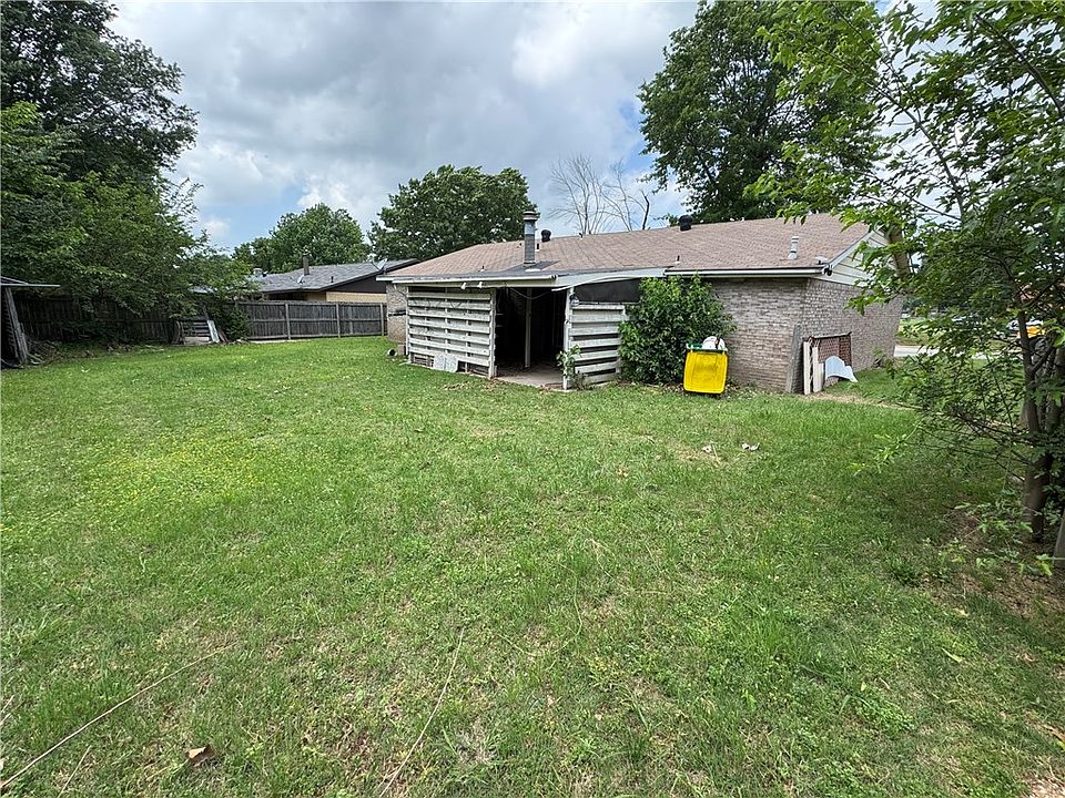 2nd image of 3601 Falcon Rd