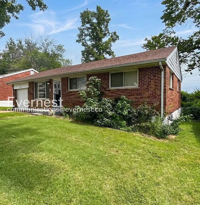 807 Fontaine Pl