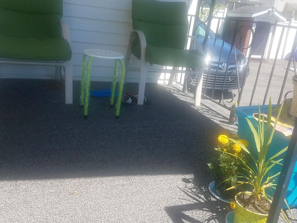 2nd image of 212 E Home St